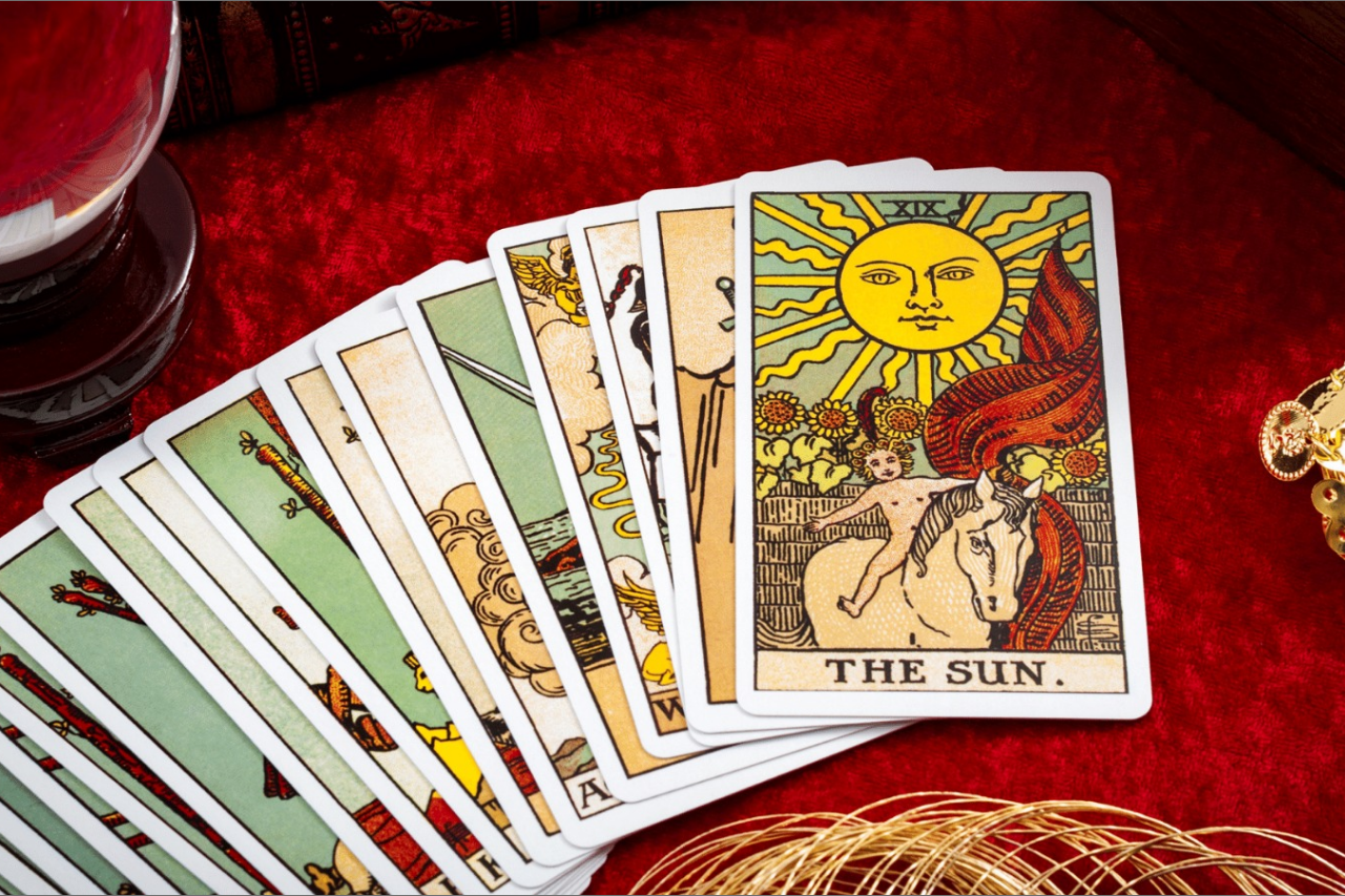 Tarot card reading